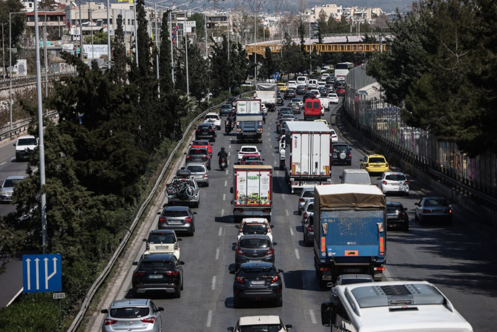 Αυξημένη κίνηση στον Κηφισό λόγω τροχαίου στο ύψος της Πέτρου Ράλλη