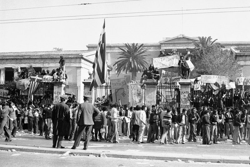 «Βόμβα» Ηλία Αντ. Λιβάνη για το Πολυτεχνείο στα «Επίκαιρα» που θα κυκλοφορήσουν!