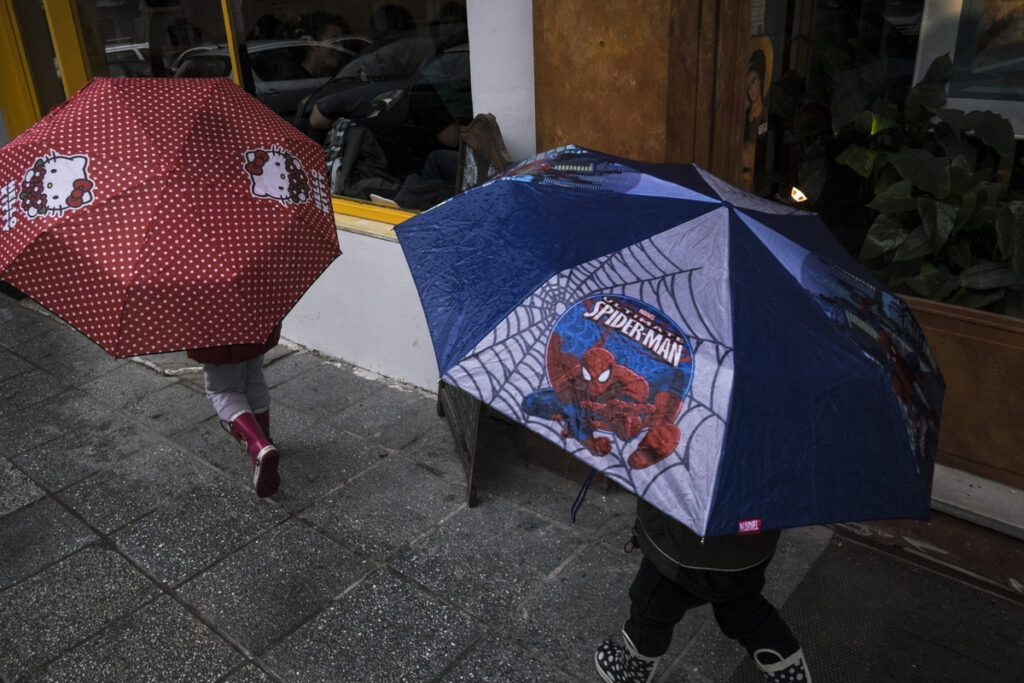 Meteo: Τοπικές βροχές και πτώση της θερμοκρασίας την Πέμπτη 23/11