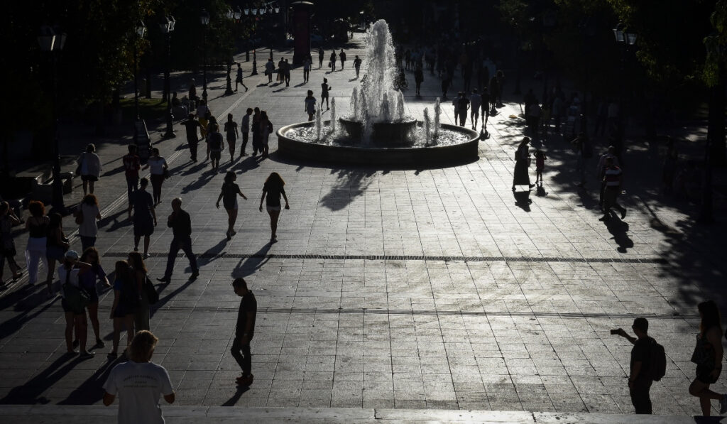 Στα τάρταρα οι μισθοί στην Ελλάδα – Στην 3η χειρότερη θέση της Ε.Ε.