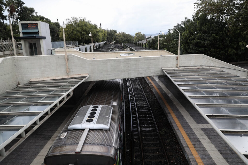 Κλειστός ο Ηλεκτρικός από Φάληρο έως Αττική