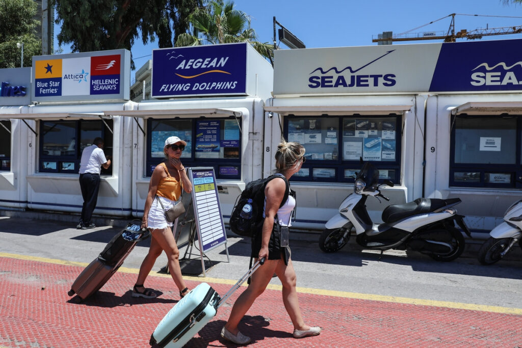 Εκπτώσεις στα ακτοπλοϊκά: Τι ισχύει αν έχετε αγοράσει εισιτήριο ήδη