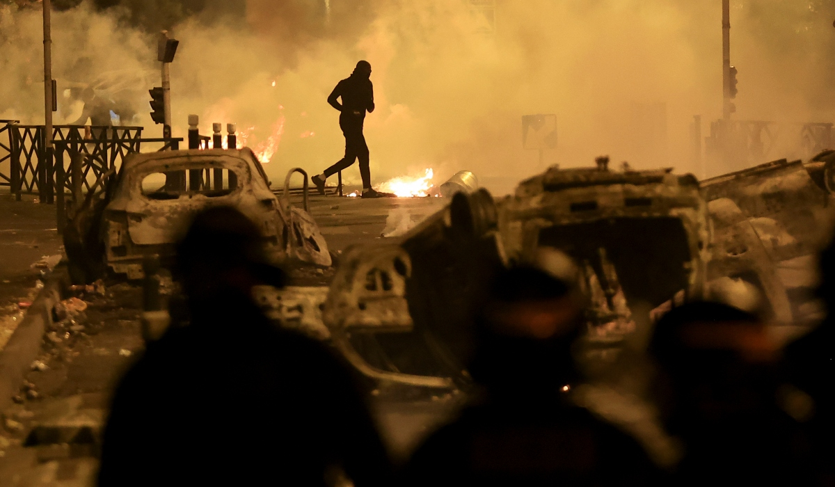 Συναγερμός στη Γαλλία: Ο Μακρόν κατεβάζει 130.000 αστυνομικούς την ημέρα της Βαστίλης