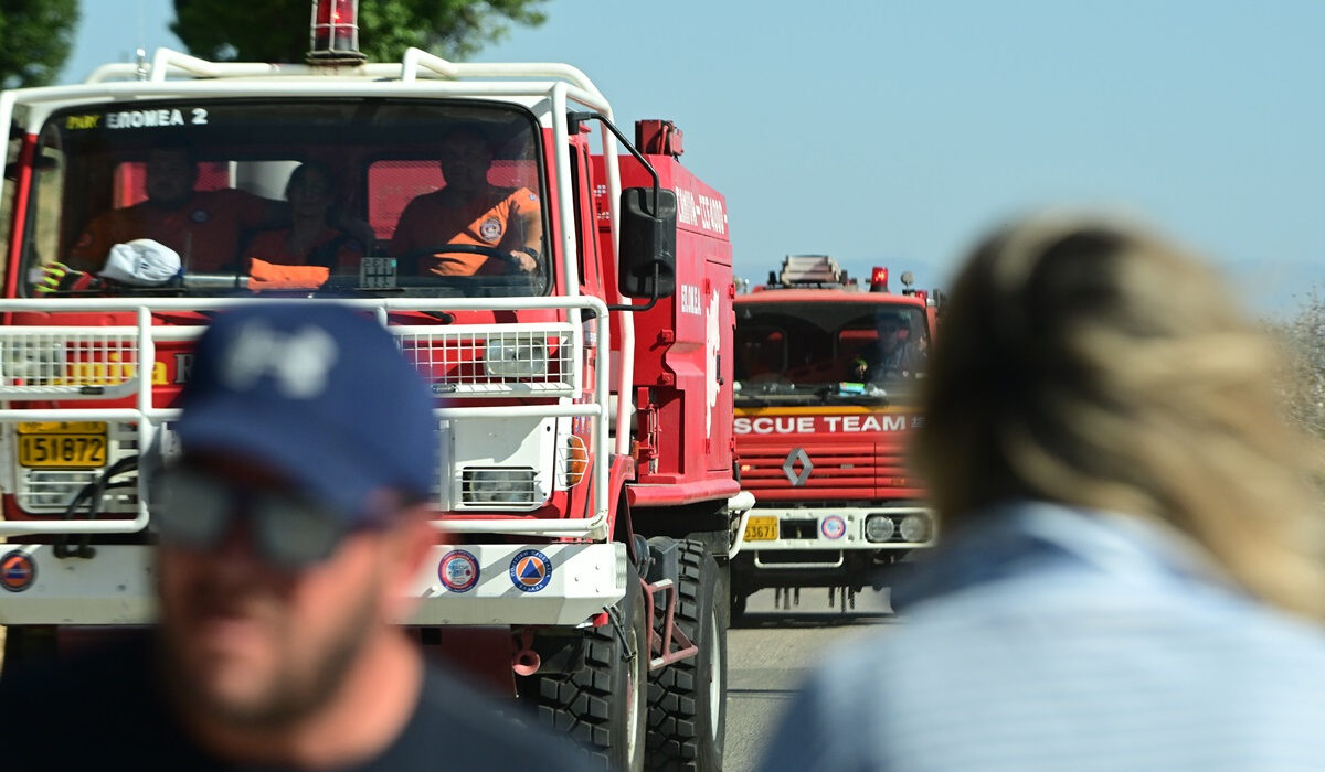 Χωρίς ενεργό μέτωπο η φωτιά στην Πάρνηθα – Παραμένουν οι ισχυρές πυροσβεστικές δυνάμεις