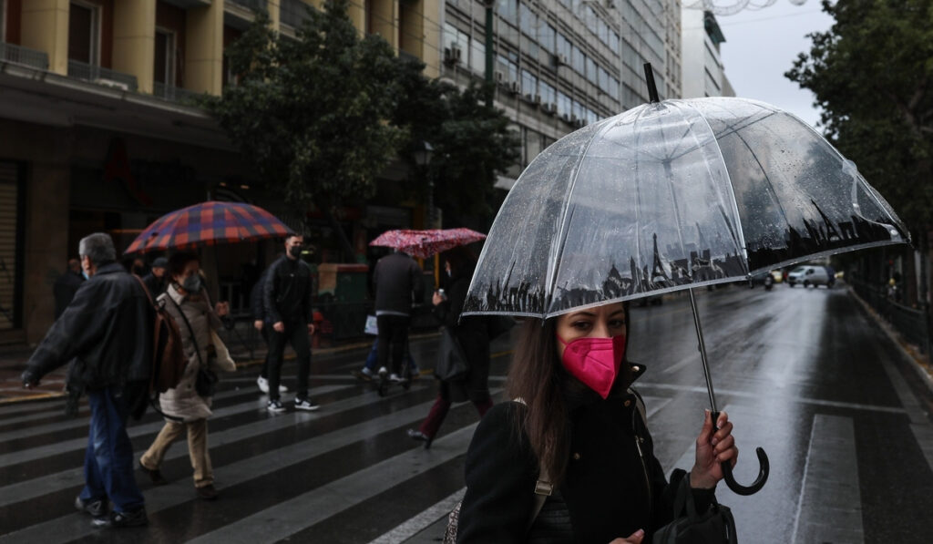 Καιρός: Βροχερό σκηνικό την Πέμπτη – Πού θα είναι ισχυρά τα φαινόμενα