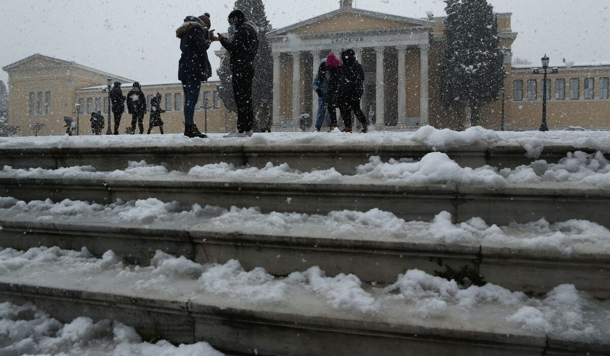 Λαγουβάρδος στο iEidiseis για την κακοκαιρία «Ελπίδα»: Θα χιονίσει σε όλη την Αθήνα, τσουχτερό το κρύο – Πού θα το στρώσει