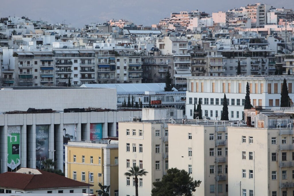 Κρίση Στέγης: Κλειστά 121 σπίτια του ΟΑΕΔ, χαμένα οικόπεδα, αλλά φουσκωμένες δαπάνες διαφήμισης…