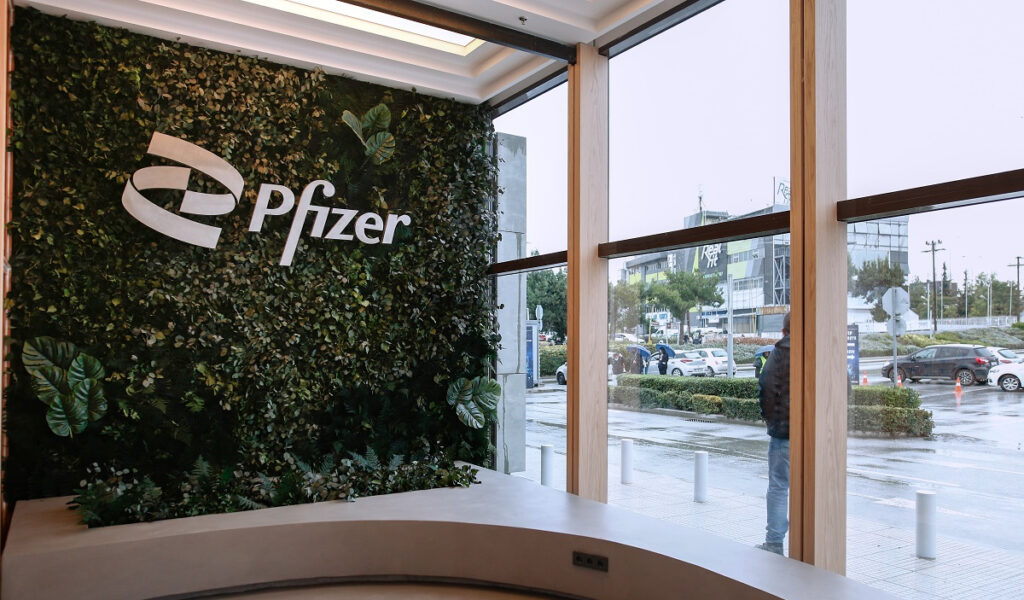 Η Pfizer αυξάνει την παρουσία της στη Θεσσαλονίκη – Πάνω από 1.200 εργαζόμενοι ως το τέλος του 2024