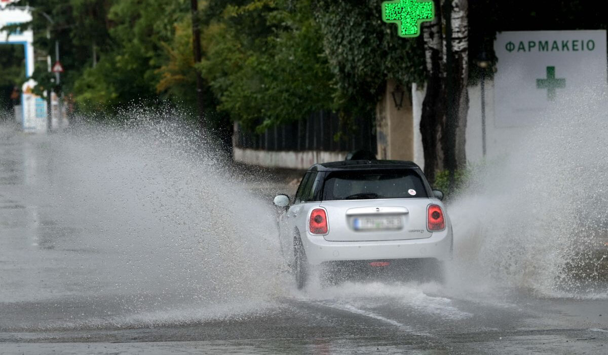 Κακοκαιρία: Διήμερη «πολιορκία» με καταιγίδες, κεραυνούς και χαλάζι – Νέα πρόγνωση