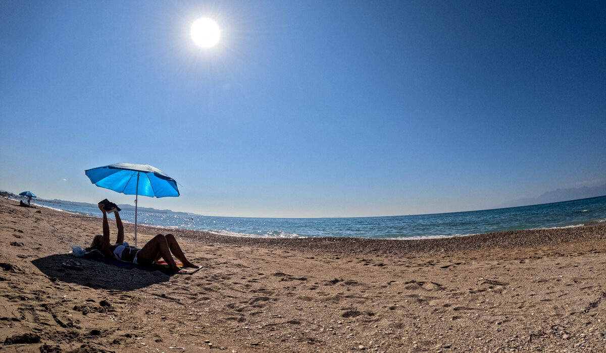 Meteo: Νέα άνοδος της θερμοκρασίας την Πέμπτη 3/8 – Φτάνει στους 39 ο υδράργυρος