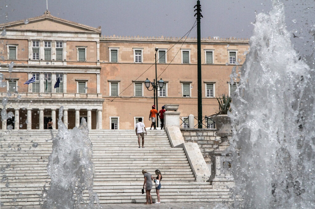 Meteo: Έρχονται επικίνδυνες θερμοκρασίες και στην Αθήνα – Οι περιοχές με 38άρια (Χάρτες)