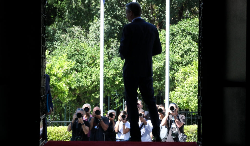 Υπερπατριώτες με πανοπλίες και… πιτζάμες!