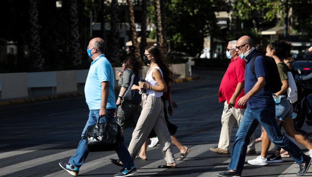 ECDC: Αντιστέκεται η Αττική, «πράσινη» στους νέους χάρτες