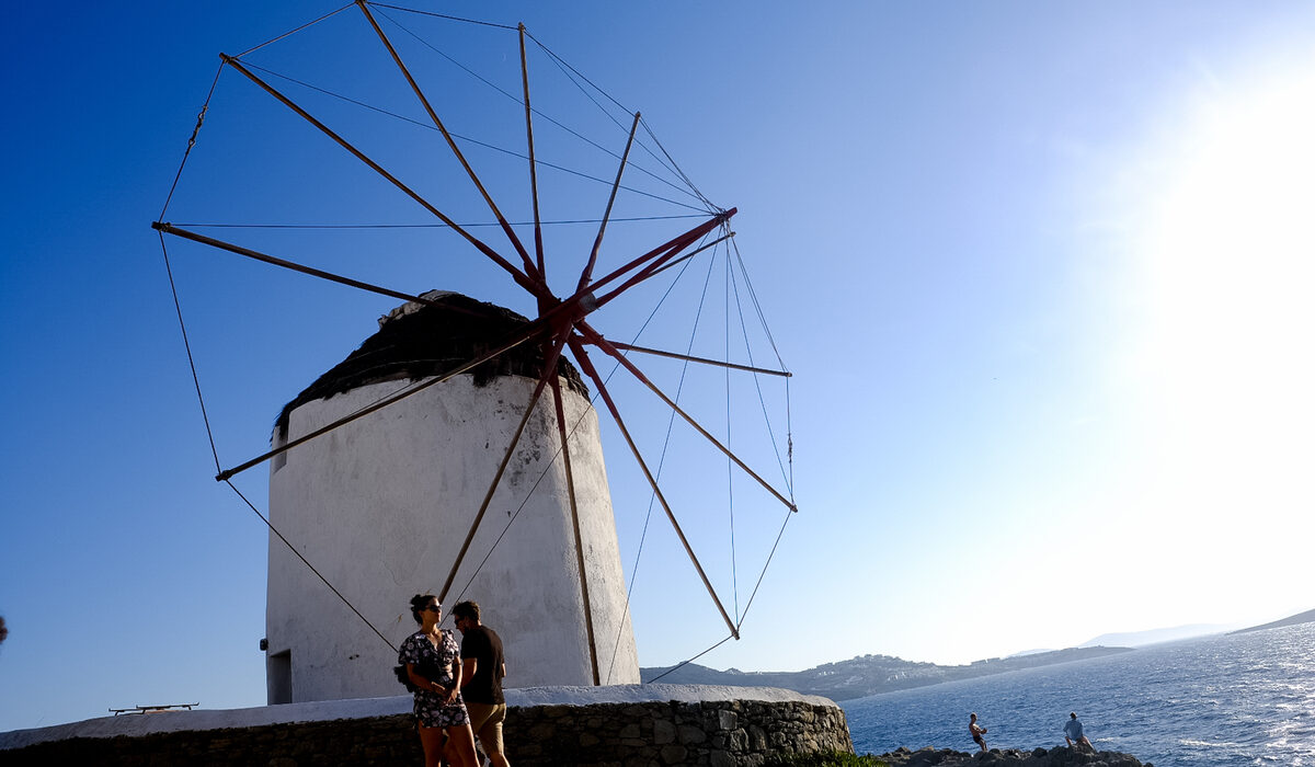 Βιασμός στη Μύκονο: «Κόντρα» Δικαιοσύνης – ΕΛ.ΑΣ. για την απελευθέρωση των Πακιστανών