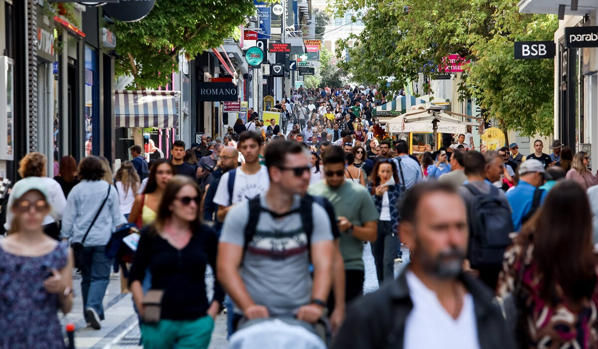 Τα πλεονάσματα και ο… γάιδαρος: Ο προϋπολογισμός κινδυνεύει από την εξάντληση των καταναλωτών