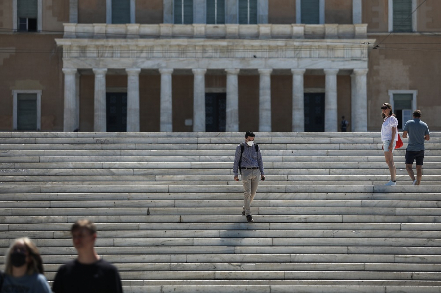 Τέλος στο lockdown με SMS στο 13033 – Μόνο απαγόρευση κυκλοφορίας και μέτρα για ανεμβολίαστους