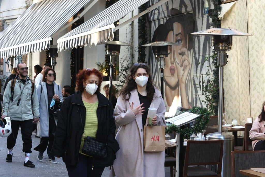 Τα δύο μέτρα που θα παραμείνουν στη ζωή μας μέχρι το τέλος της πανδημίας