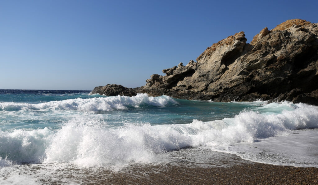 Meteo: 34αρια και βοριάδες έως 7 μποφόρ στο Αιγαίο την Κυριακή 13/8