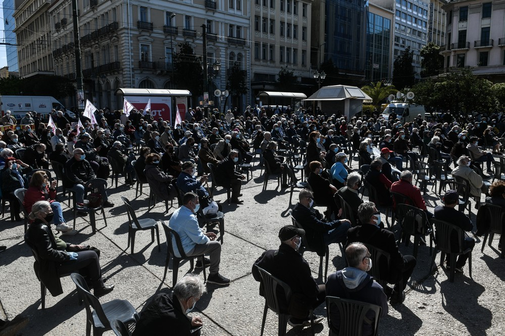 Αναδρομικά: Ένα κακοπαιγμένο σίριαλ σε βάρος των συνταξιούχων – Θα δίνονται μέχρι το 2022…