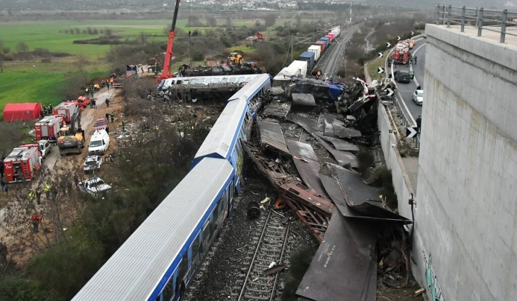 Νέα δικογραφία στη Βουλή για τα Τέμπη με τα ονόματα Μητσοτάκη και ακόμη 7 κυβερνητικών