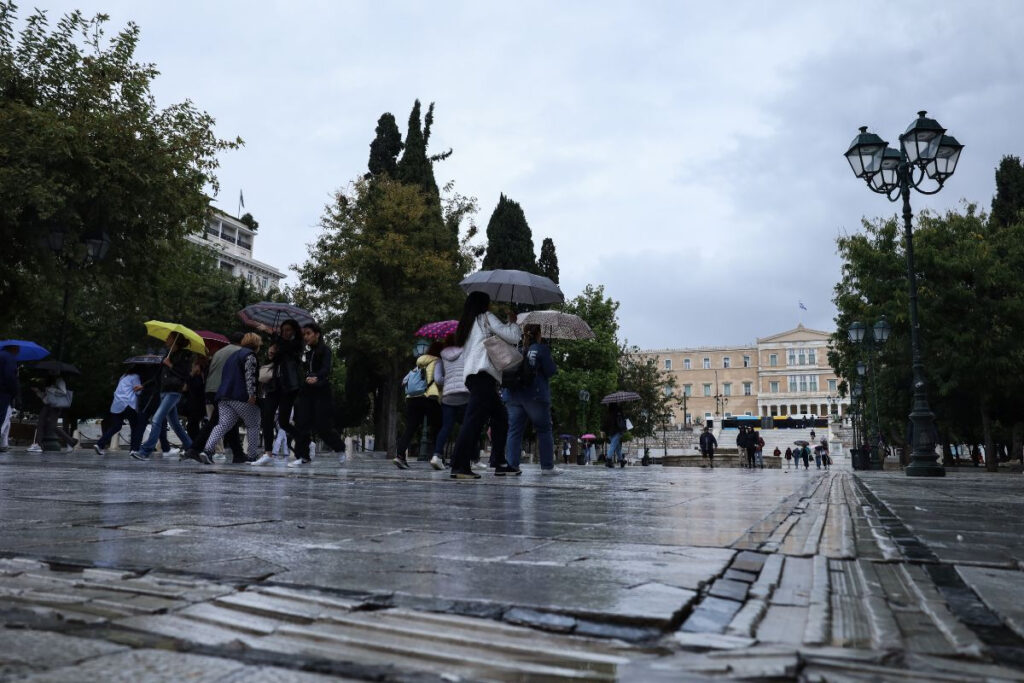 Στην Αθήνα η κακοκαιρία: Η πιο δύσκολη μέρα – Μέχρι πότε θα βρέχει