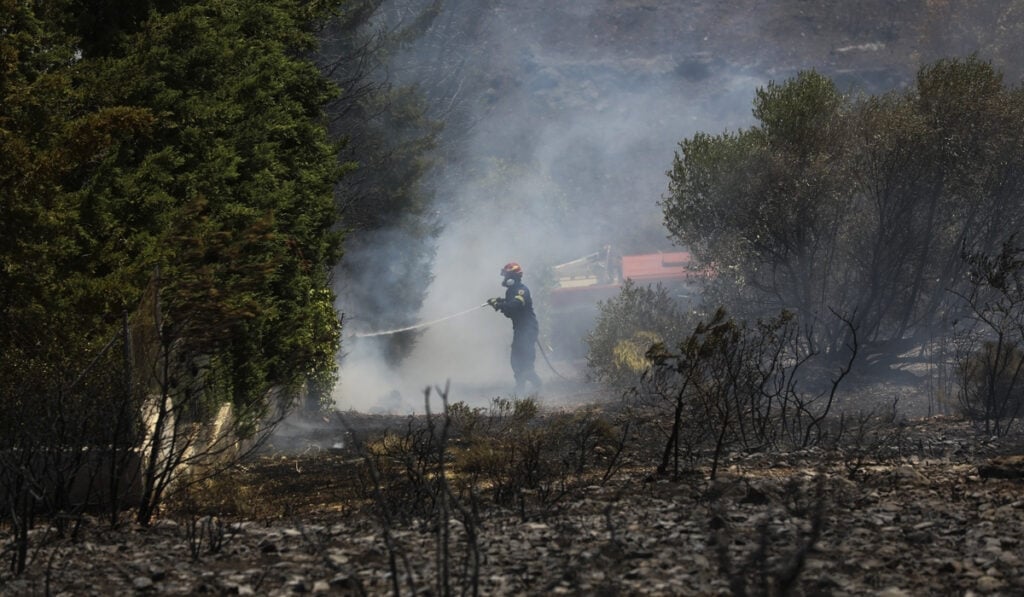 Πολύ υψηλός κίνδυνος για φωτιές τη Δευτέρα – Οι περιοχές στο «κόκκινο»