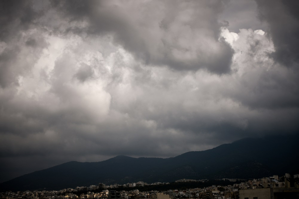 Έκτακτο δελτίο καιρού: Έρχονται ισχυρές καταιγίδες και χαλάζι