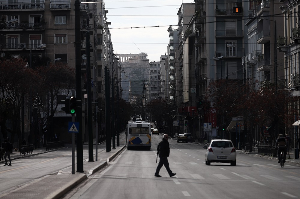 Δέκα μέτρα που θα σημαδέψουν το 2021: Τι θα γίνει με συντάξεις, μισθούς, φόρους, πλειστηριασμούς