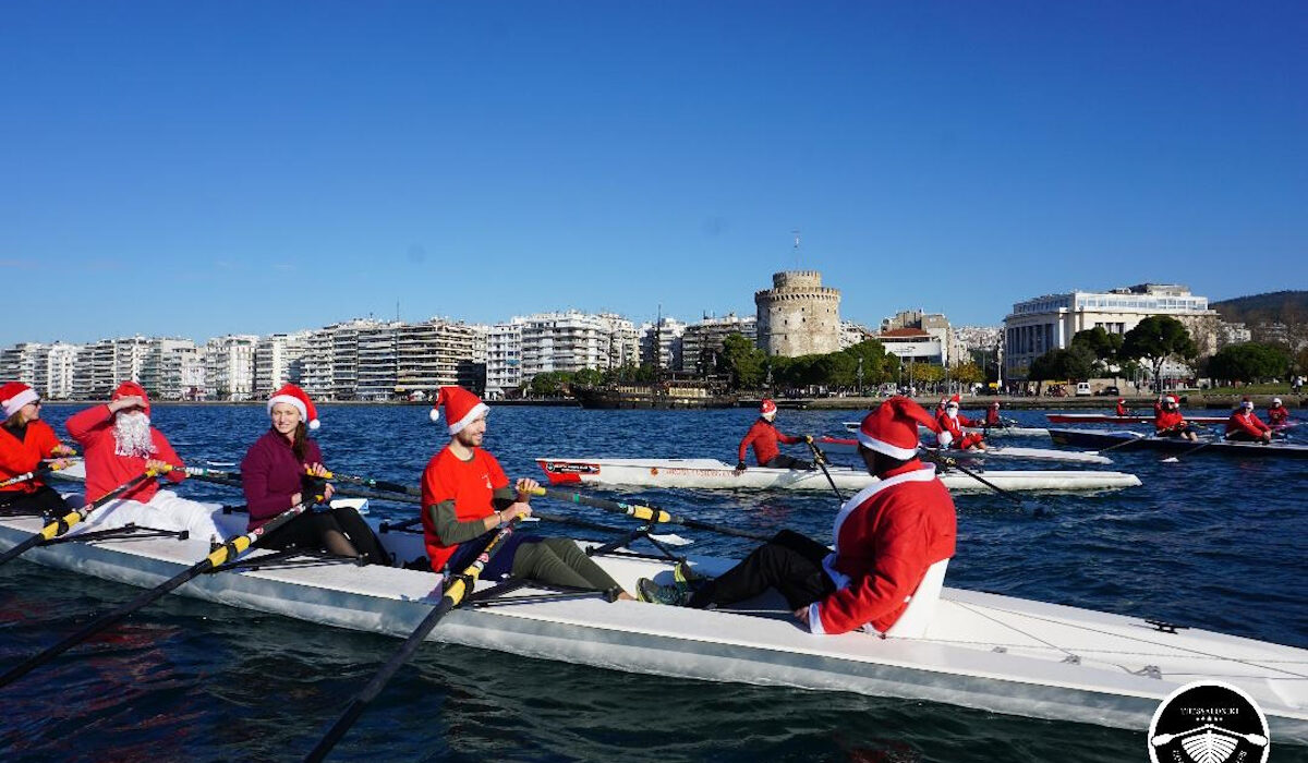 Θεσσαλονίκη: Γέμισε «κωπηλάτες» Άι Βασίληδες ο Θερμαϊκός (Φωτογραφίες)