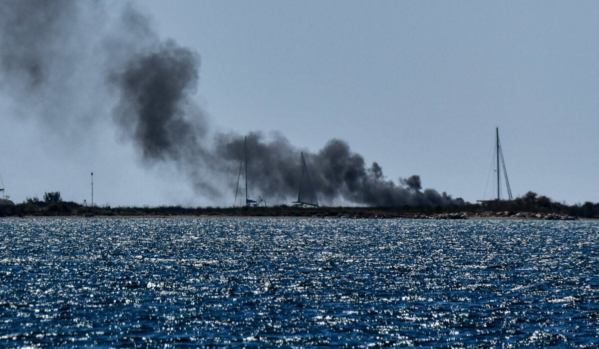 Συνελήφθησαν δύο Ιταλοί για φωτιά σε παραλία στους Αντίπαξους