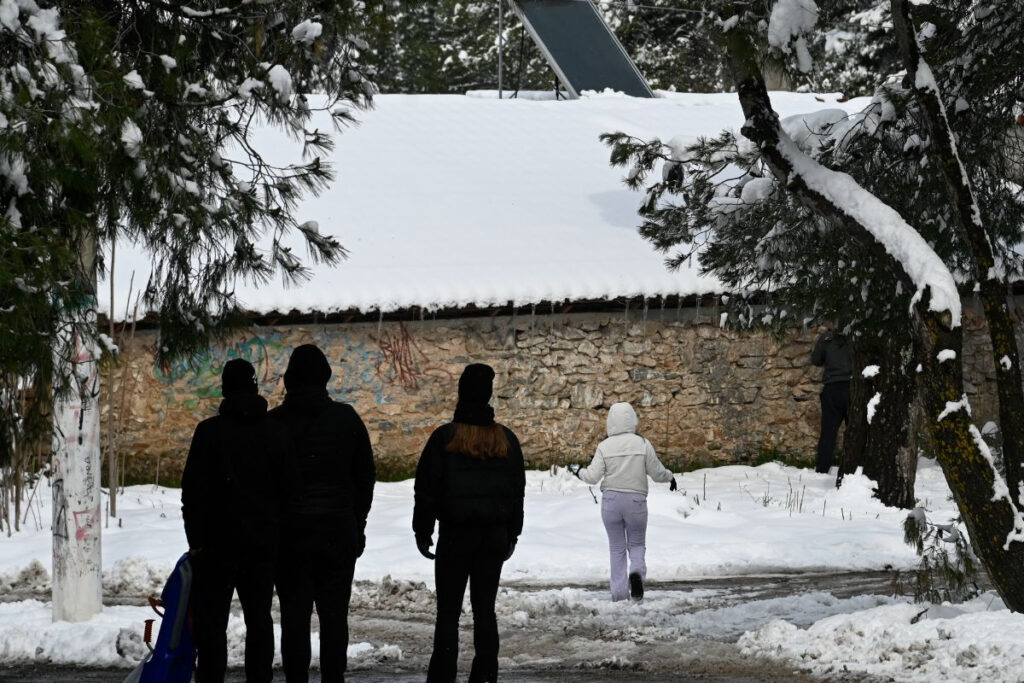 Νέο έκτακτο δελτίο της ΕΜΥ για χιόνια και καταιγίδες