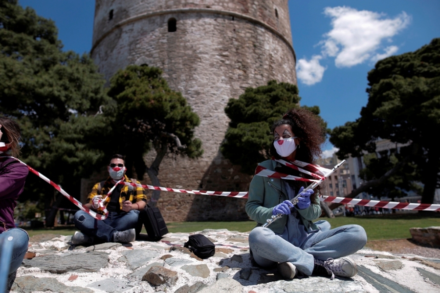 Συγκεντρώσεις καλλιτεχνών σε Λευκό Πύργο και Πάτρα (δείτε τις φωτογραφίες)