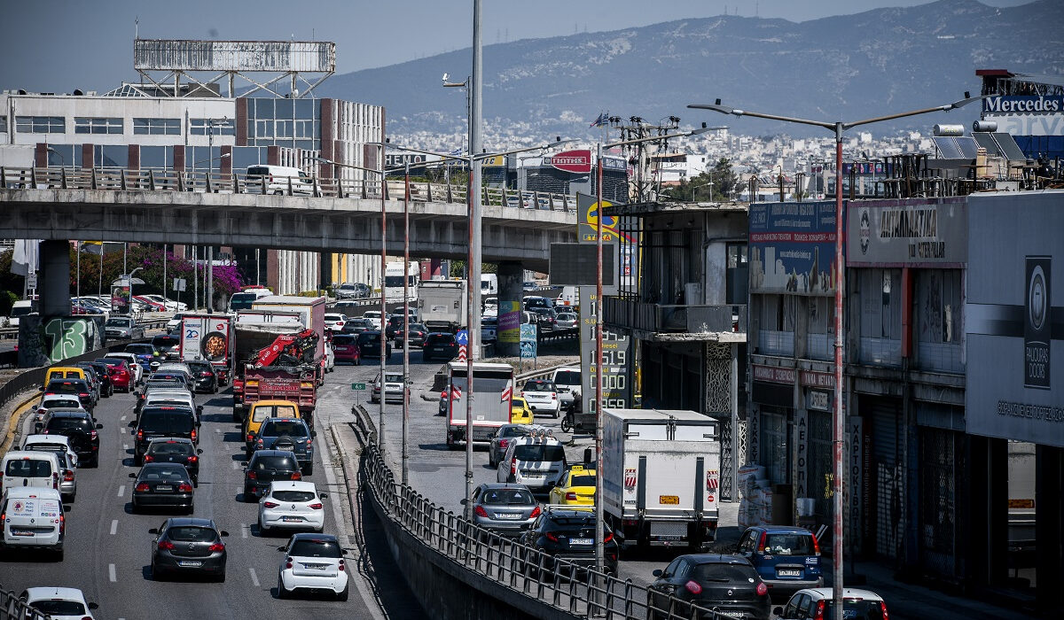 Κίνηση στους δρόμους: Τροχαίο και μεγάλο μποτιλιάρισμα στον Κηφισό