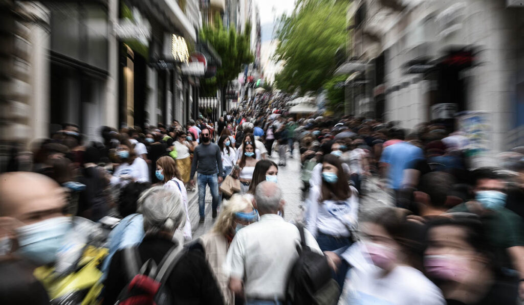 Βγαίνουν οι μάσκες: Μέσα στη μέρα η απόφαση