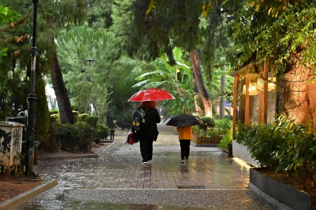 Meteo: Άστατος καιρός την Παρασκευή 6/9 – Μπόρες και καταιγίδες