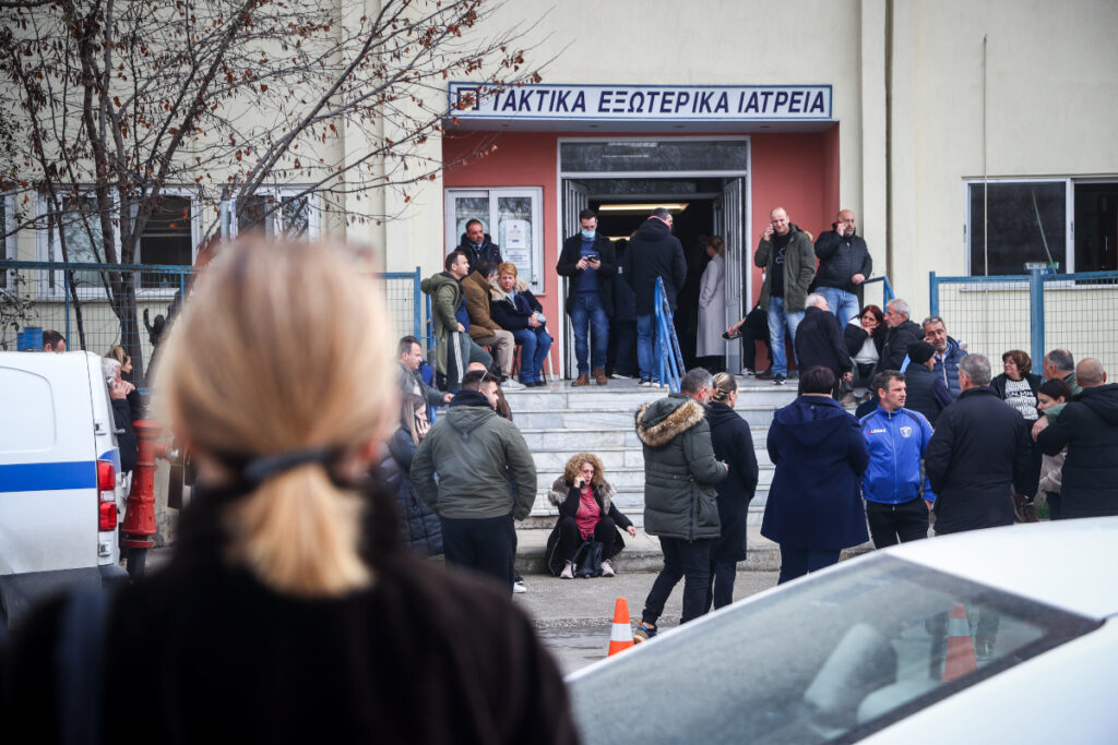 Διευθυντής ΜΕΘ Λάρισας: Μετά από κάποια στιγμή, μας έφερναν μόνο νεκρούς