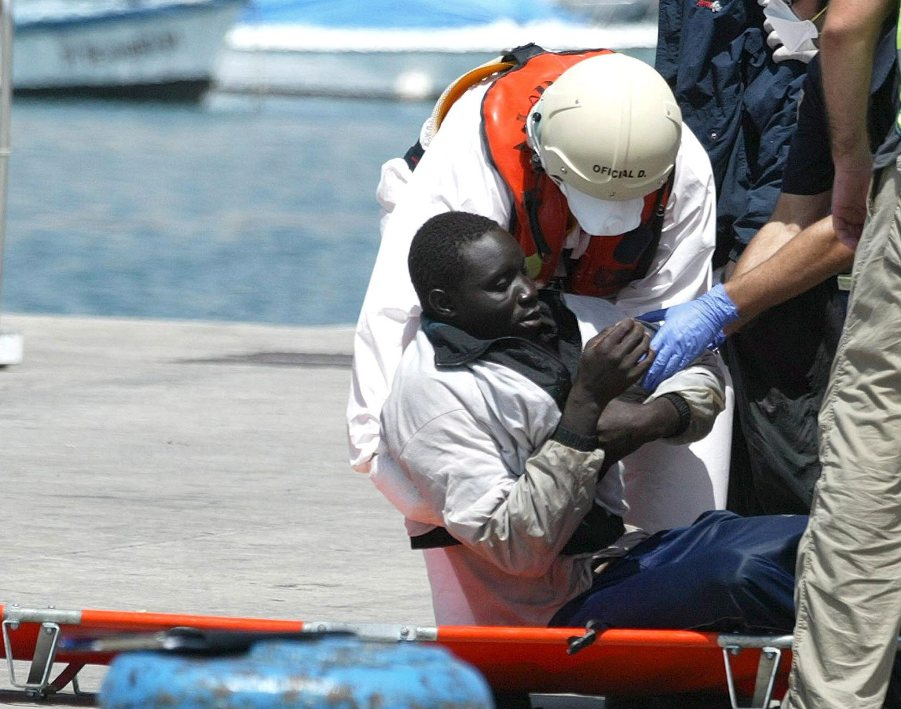 Τραγωδία: Πέθαναν μεσοπέλαγα από πείνα και δίψα – Άλλοι αυτοκτόνησαν, πέφτοντας στη θάλασσα