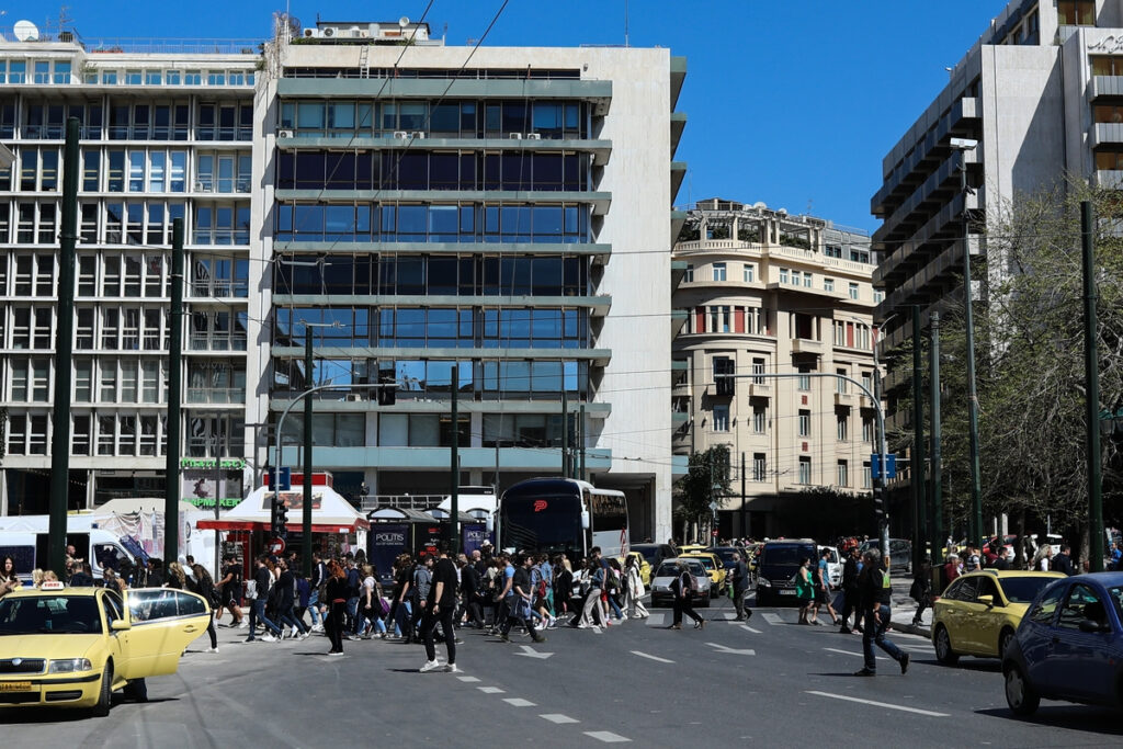 Καιρός: Ζέστη με 5 βαθμούς πάνω από το κανονικό – Η πρόγνωση του Meteo