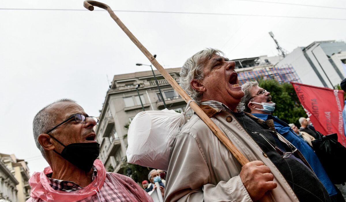 Οι μόνοι απασχολούμενοι που παίρνουν αύξηση είναι οι… εργαζόμενοι – συνταξιούχοι