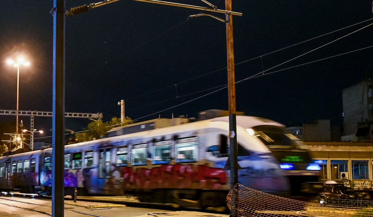 Εκτροχιασμός τρένου με 75 επιβάτες στον Ρέντη