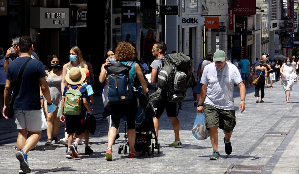 Κρούσματα σήμερα 18/8: Φόβοι για ρεκόρ πανδημίας – Οι περιοχές που «βράζουν»