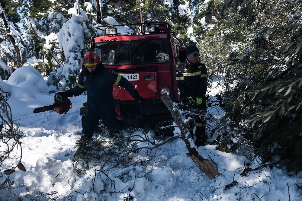 Κρήτη: Χωρίς ρεύμα η Σητεία – Καταστροφές από το πέρασμα της «Μήδειας»