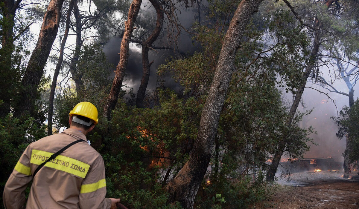 Συναγερμός για φωτιά στη μισή Ελλάδα: Στο «κόκκινο» η Ρόδος