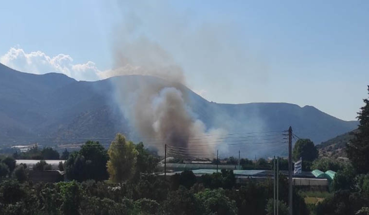 Φωτιά τώρα στον Μαραθώνα – Στον αέρα 3 ελικόπτερα