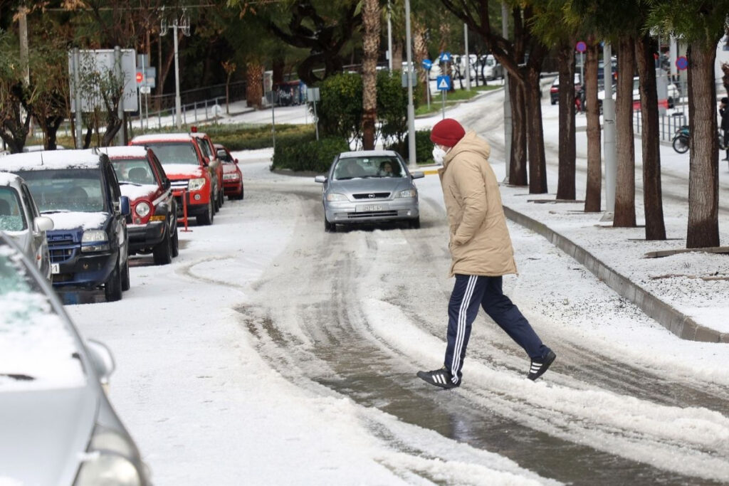 Πού θα χτυπήσει σήμερα η κακοκαιρία «Φίλιππος» με χιόνια και καταιγίδες – Οι περιοχές