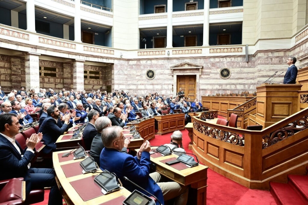 Κούρασε το φλερτ με τους πασοκογενείς