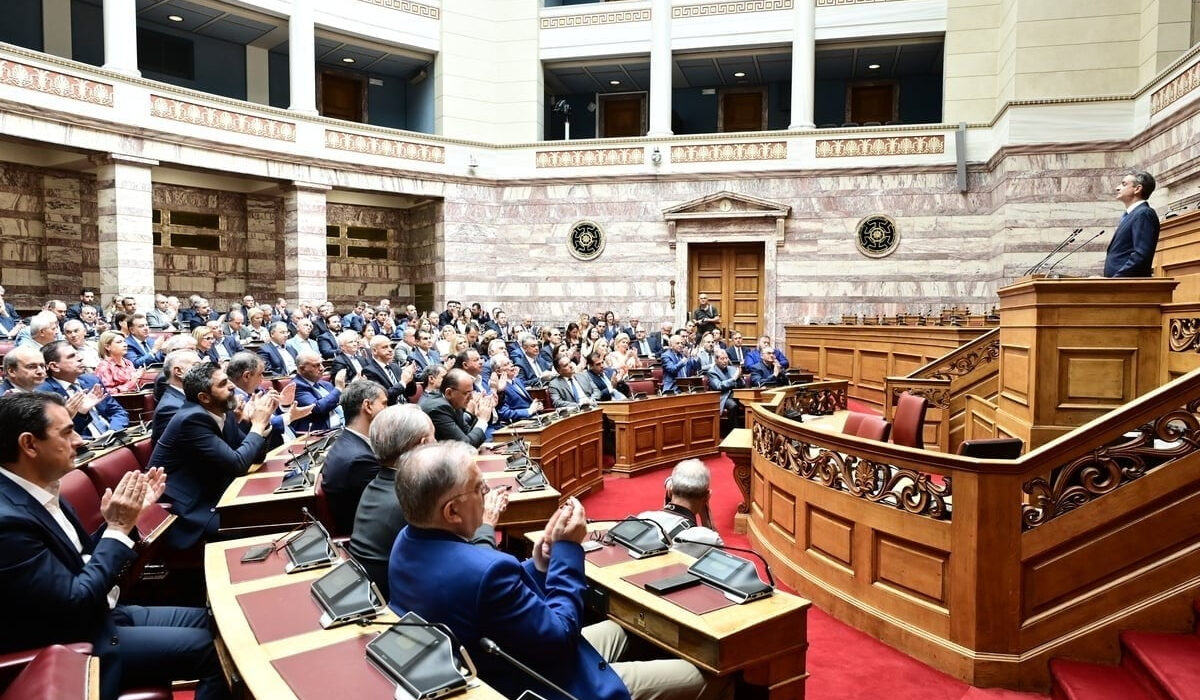 Κούρασε το φλερτ με τους πασοκογενείς