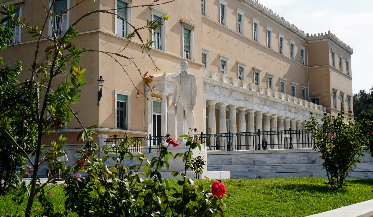 Στη Βουλή το θέμα των επαγγελματικών δικαιωμάτων των αποφοίτων Γεωπονικών Τμημάτων 5ετούς φοίτησης