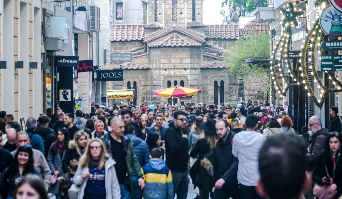 Τι ώρα κλείνουν τα μαγαζιά σήμερα Κυριακή 31/12