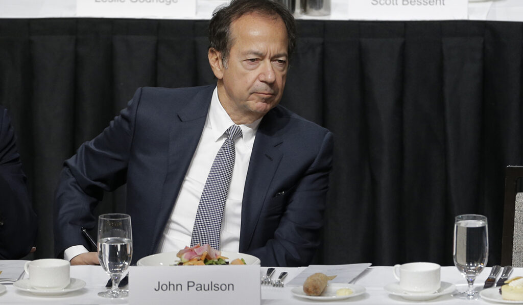 John Paulson: Ο μεγαλομέτοχος της Πειραιώς και της Alpha Bank, χορηγός του Τραμπ και υποψήφιος υπουργός Οικονομικών